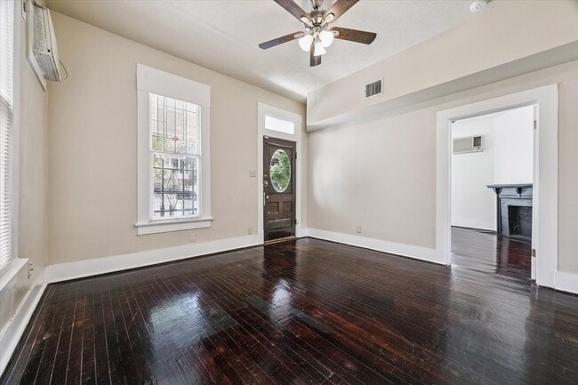 2010 Crocker St in Houston, TX - Foto de edificio - Building Photo