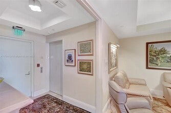 731 Crandon Blvd in Key Biscayne, FL - Building Photo - Building Photo