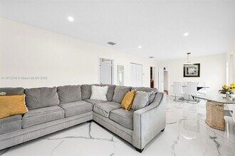 6840 SW 26th St in Miramar, FL - Building Photo - Building Photo