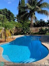 1434 NE 16th Ave in Fort Lauderdale, FL - Foto de edificio - Building Photo