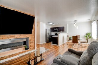 2529 Charleville Ave in Las Vegas, NV - Building Photo - Building Photo