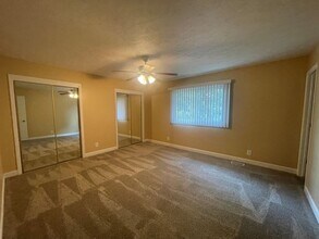2109 Nottingham Dr in Bellevue, NE - Building Photo - Building Photo