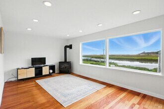 195 Ocean View Ave in Bodega Bay, CA - Building Photo - Building Photo