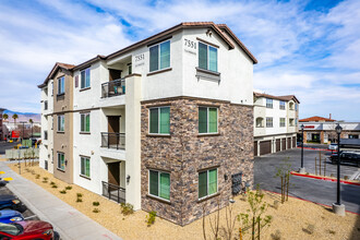 Brownstone Apartments in Las Vegas, NV - Building Photo - Building Photo