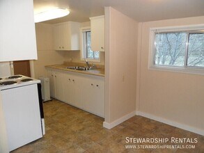 48172 Lauren Dr in Oakridge, OR - Building Photo - Building Photo