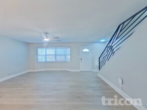 7394 Norwich Ln in Clearwater, FL - Foto de edificio - Building Photo