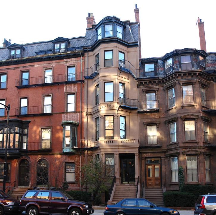 185 Beacon St in Boston, MA - Building Photo