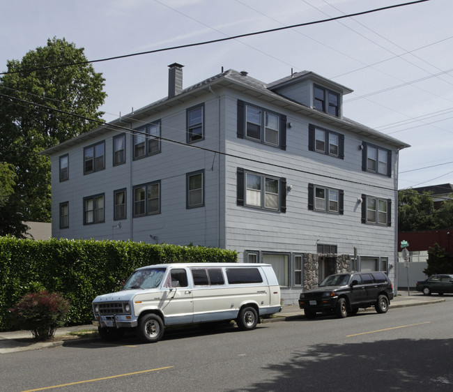 4435 SE Belmont St in Portland, OR - Building Photo - Building Photo