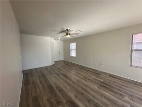 2655 Amber Crest St in Las Vegas, NV - Building Photo - Building Photo
