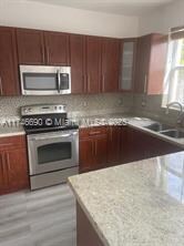 3127 NW 100th Ct in Doral, FL - Foto de edificio - Building Photo