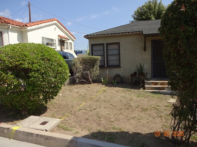 35 Palm Ct in Santa Paula, CA - Building Photo - Building Photo