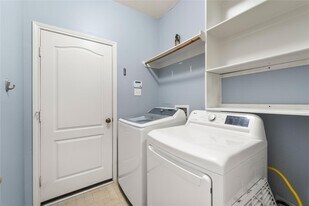 3511 Cypress Village Dr in Pearland, TX - Building Photo