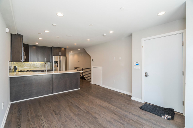 1430 Clymer St, Unit 1 in Philadelphia, PA - Building Photo - Building Photo