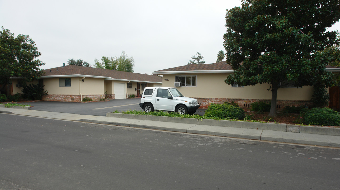 1120 Bonita Ave in Mountain View, CA - Building Photo