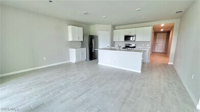 17710 Shade Tree Loop in Punta Gorda, FL - Building Photo - Building Photo