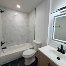 1338 Sharon St NW in Atlanta, GA - Foto de edificio - Building Photo