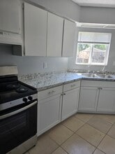 3624 Meriden Ave, Unit C in Oldsmar, FL - Foto de edificio - Building Photo