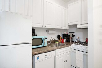 317 E 75th St, Unit SI ID1031999P in New York, NY - Foto de edificio - Building Photo