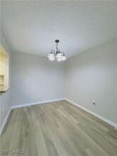 12622 Kenwood Ln in Ft. Myers, FL - Foto de edificio - Building Photo