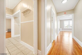 2 Washburn Pl in Caldwell, NJ - Building Photo - Building Photo