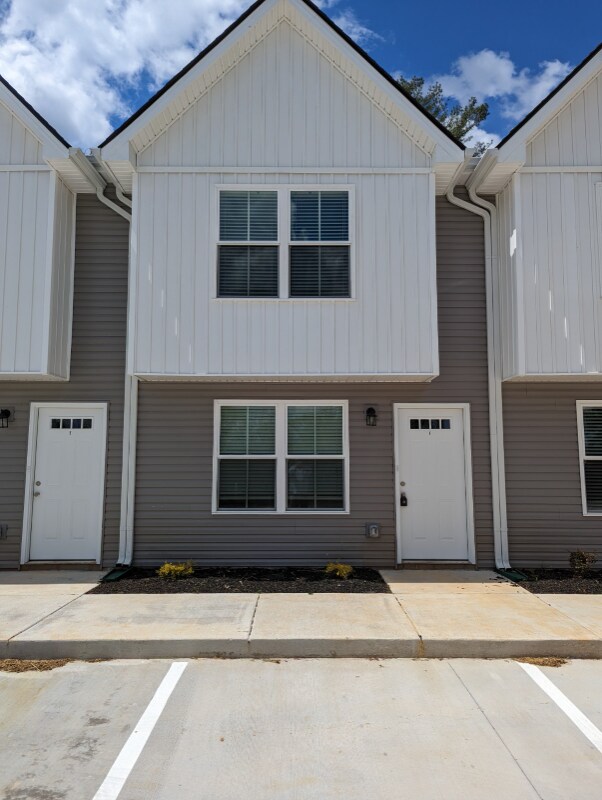 property at 118 Walnut St