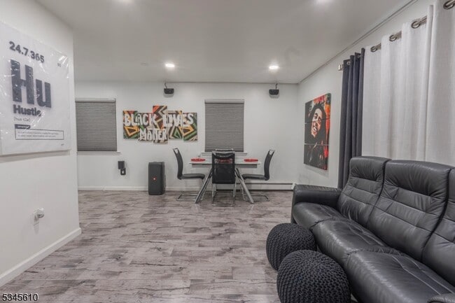 16 Onyx Ct in Passaic, NJ - Building Photo - Building Photo