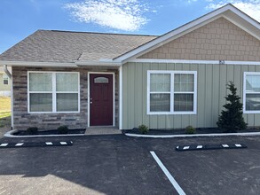 153 School Ave, Unit 102 in Crossville, TN - Building Photo - Building Photo