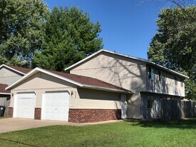 2015 Miller St in La crosse, WI - Building Photo