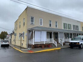 102 Newark St, Unit Apt 1 in Littlestown, PA - Building Photo