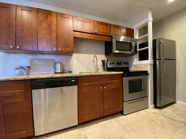 480 Kenolio Rd in Kihei, HI - Building Photo - Building Photo