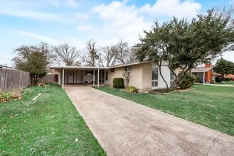 1815 Spring Ave in Carrollton, TX - Building Photo - Building Photo