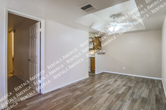 8787 E Mountain View Rd in Scottsdale, AZ - Building Photo - Building Photo
