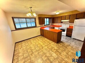 2503 W 3rd St in Sioux Falls, SD - Building Photo - Building Photo