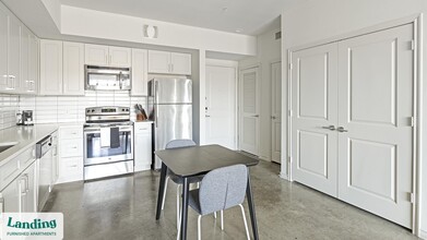 750 Fort Worth Ave in Dallas, TX - Building Photo - Building Photo