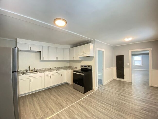 property at 9 Patten Ct
