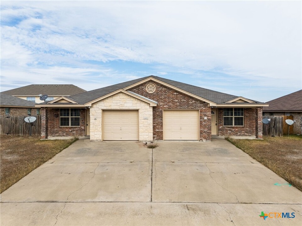 1203 Cavalry Ln in Killeen, TX - Foto de edificio