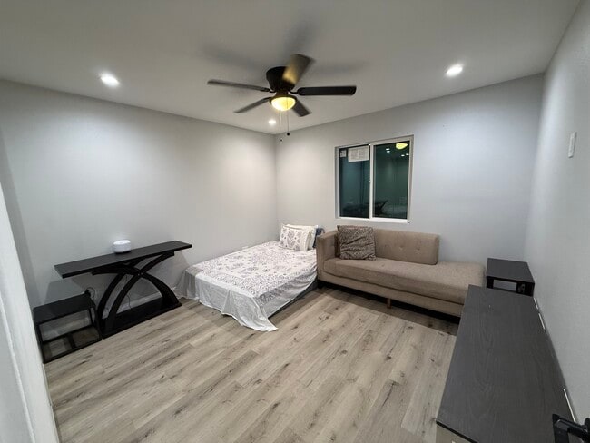 7600 Coldwater Canyon Ave in Los Angeles, CA - Building Photo - Building Photo