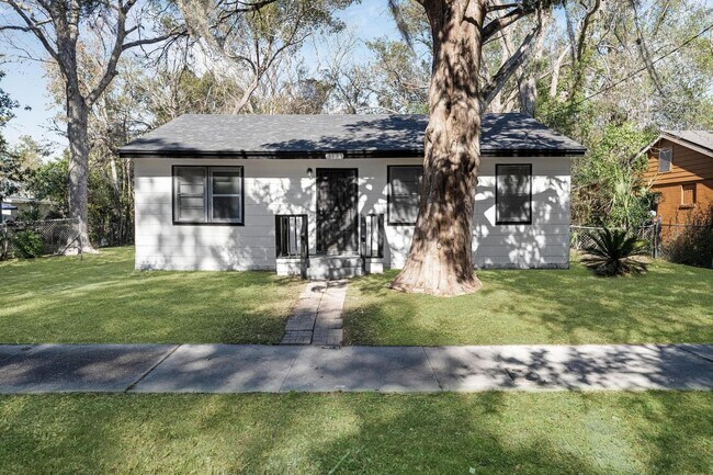 3173 3rd St Cir S in Jacksonville, FL - Foto de edificio - Building Photo