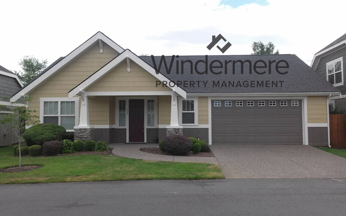 721 SE Swainson Ln in College Place, WA - Building Photo