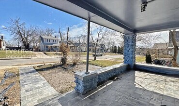 4308 Highland Ave, Unit 4 in Kansas City, MO - Foto de edificio - Building Photo