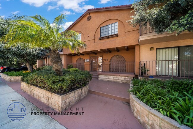 212 W. Regent St. in Inglewood, CA - Foto de edificio - Building Photo