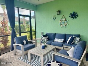 301 Low Tide Ln in Daytona Beach, FL - Foto de edificio - Building Photo