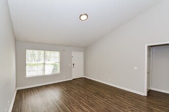 834 Lavergne Ln in La Vergne, TN - Building Photo - Building Photo