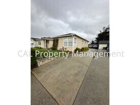 148-148 Rodeo Ave in Salinas, CA - Building Photo