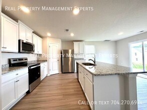 512 Hawley St in Charlotte, NC - Building Photo - Building Photo