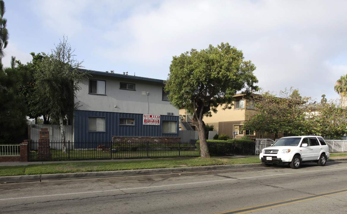 1818-1820 W Glenoaks Ave in Anaheim, CA - Building Photo