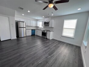 9243 Seeker St in Houston, TX - Building Photo - Building Photo