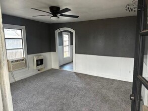 213 W Cottonwood St in Archer City, TX - Building Photo - Building Photo