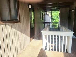 128 Sycamore Dr in Middletown, NY - Building Photo - Building Photo