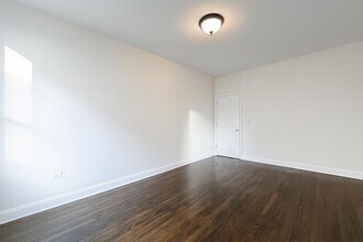 105 Pinehurst Ave, Unit 39 in New York, NY - Building Photo - Building Photo